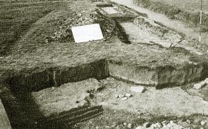 The foundations of a small tower of the front-castle of Nieuwburg Castle.